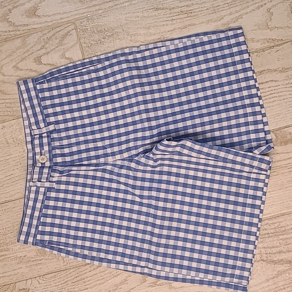 Vineyard Vines Blue & White Shorts in a Size 12 in EUC!